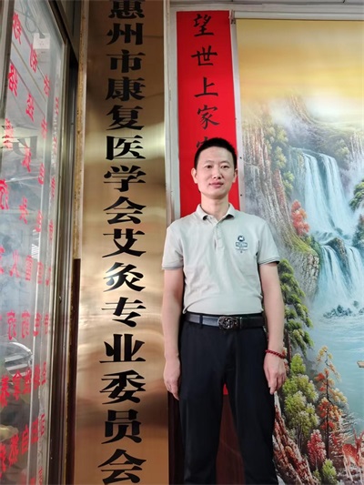 以艾为炬，以爱为光：廖麒皓与五圣纯阳灸的文化传承之路