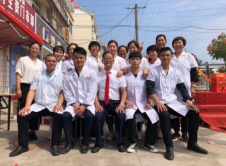 正骨圣手守初心 绝技传承济苍生 2025年度中医正骨行业楷模郜金元教授